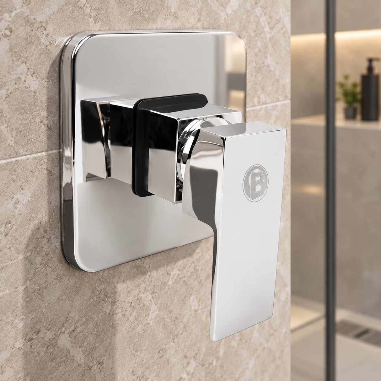 Registro monocontrol para ducha con escudo cuadrado en acero inoxidable en acercamiento instalado