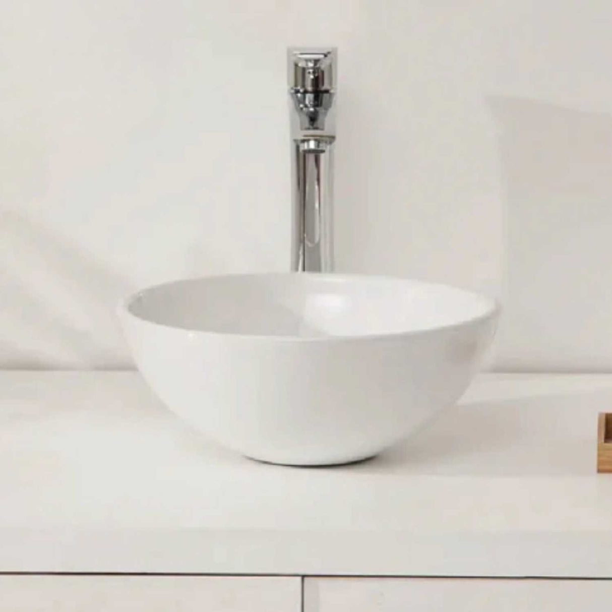 Lavamanos Sobreponer En Porcelana Round Deluxe Diámetro de 32 cm y profundidad de 13 cm.