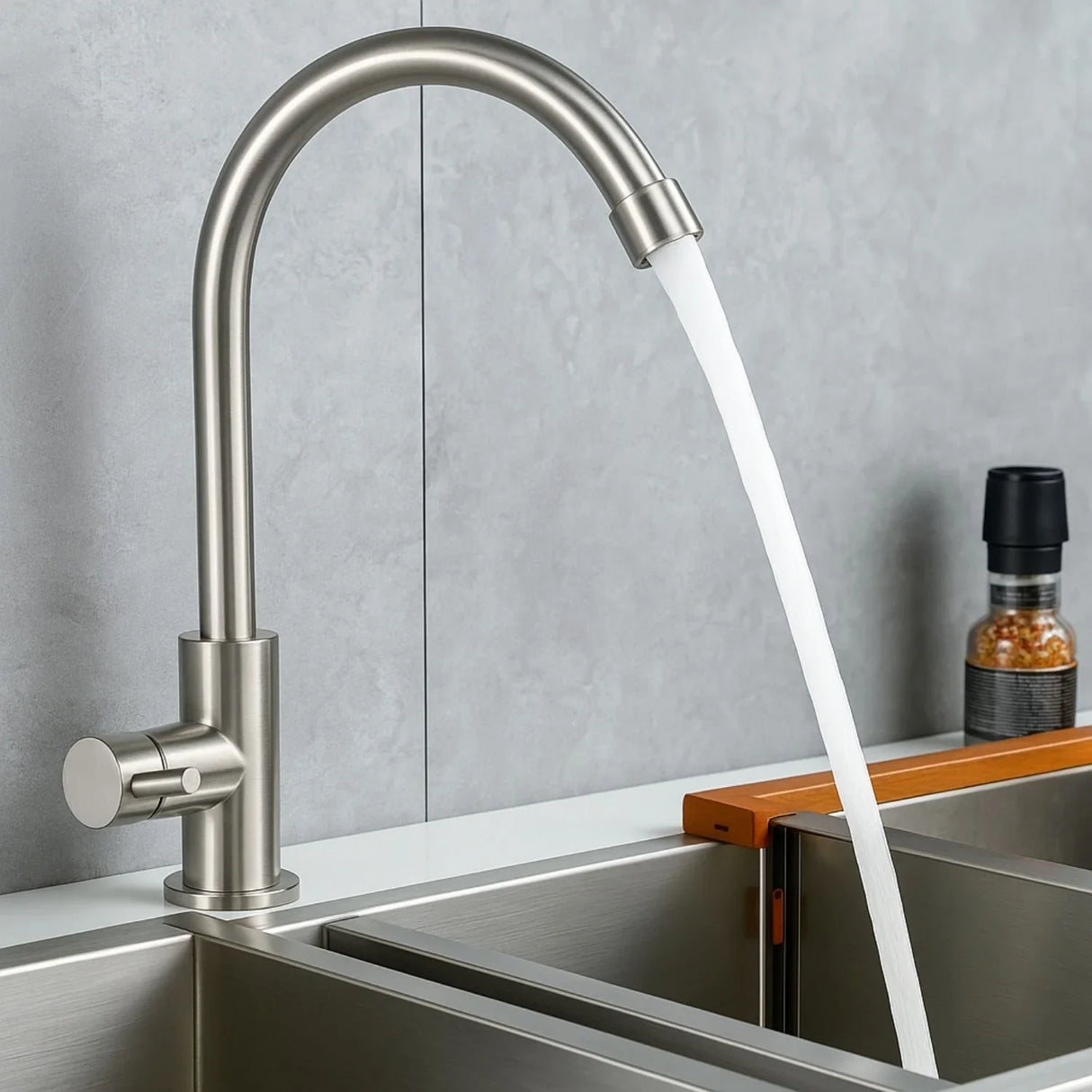 Grifería Cuello Cisne Individual Agua Fría en Acero Inoxidable Lavaplatos o Lavamanos