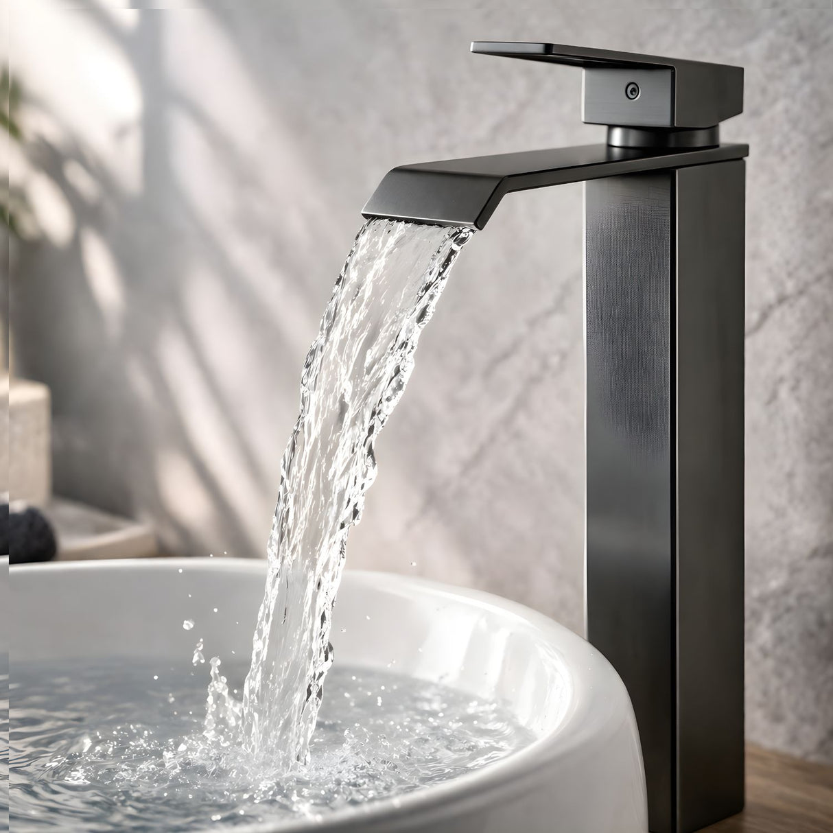 Monocontrol Lavamanos Alto Cascada Gris 28 cm Altura – Pico 17 cm – Rosca 1” – Grifería Moderna
