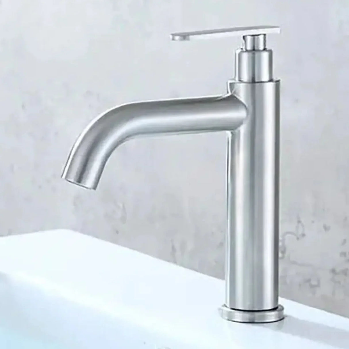 Grifería Llave Lavamanos Baja Satin Agua Fría, Cierre Rapído con Aireador