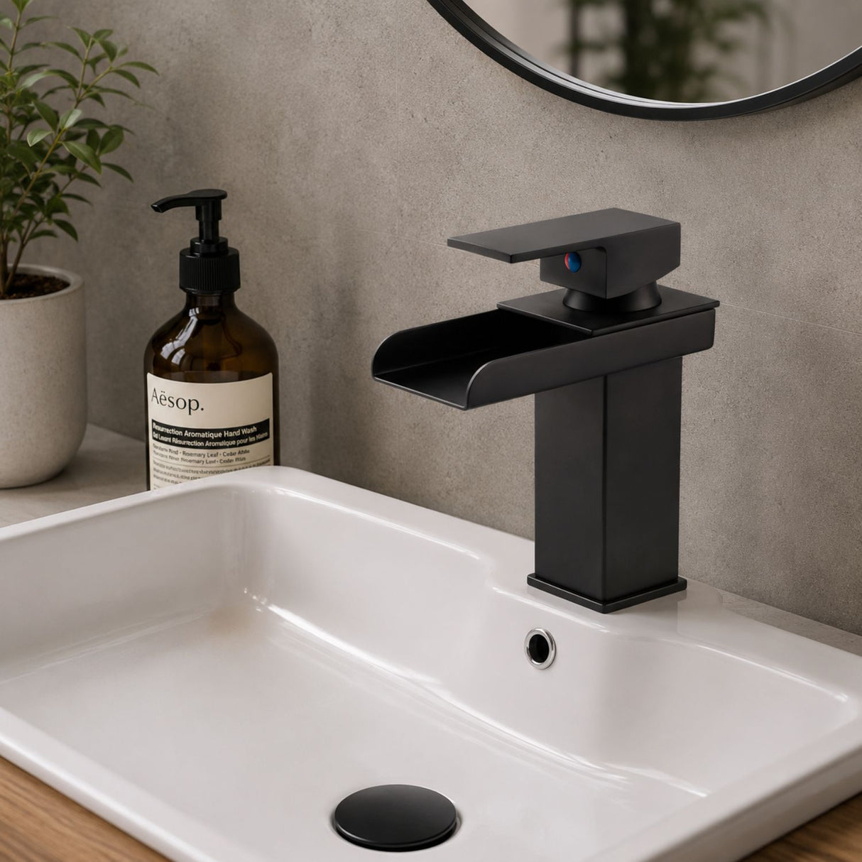 Grifería Lavamanos Bajo Cascada Negro Mate Monocontrol 20 cm con Acoples de Instalación