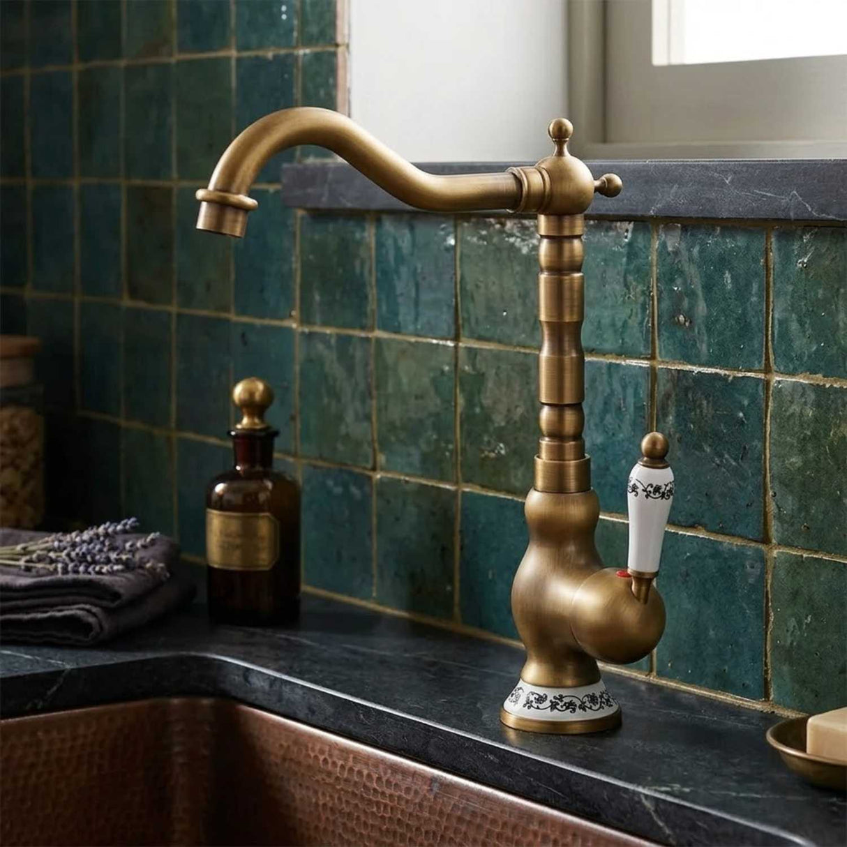 Grifería Monocontrol Vintage Metálica de Lujo para Lavamanos | Diseño Clásico Premium