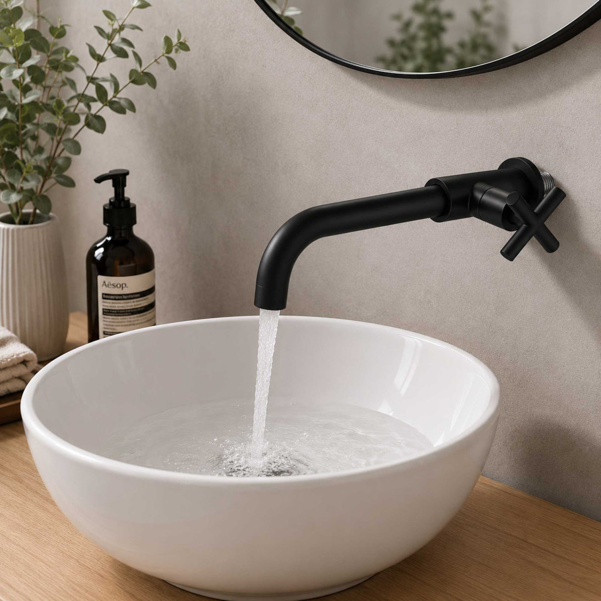 Llave Lavamanos Pared Negra Mate 22 cm | Grifería Moderna para Baño Elegante