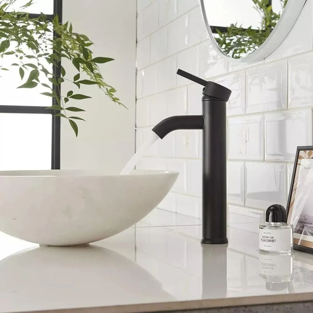 Grifería Lavamanos Monocontrol Alta Iris Negra en Acero Inoxidable – Diseño Moderno Premium