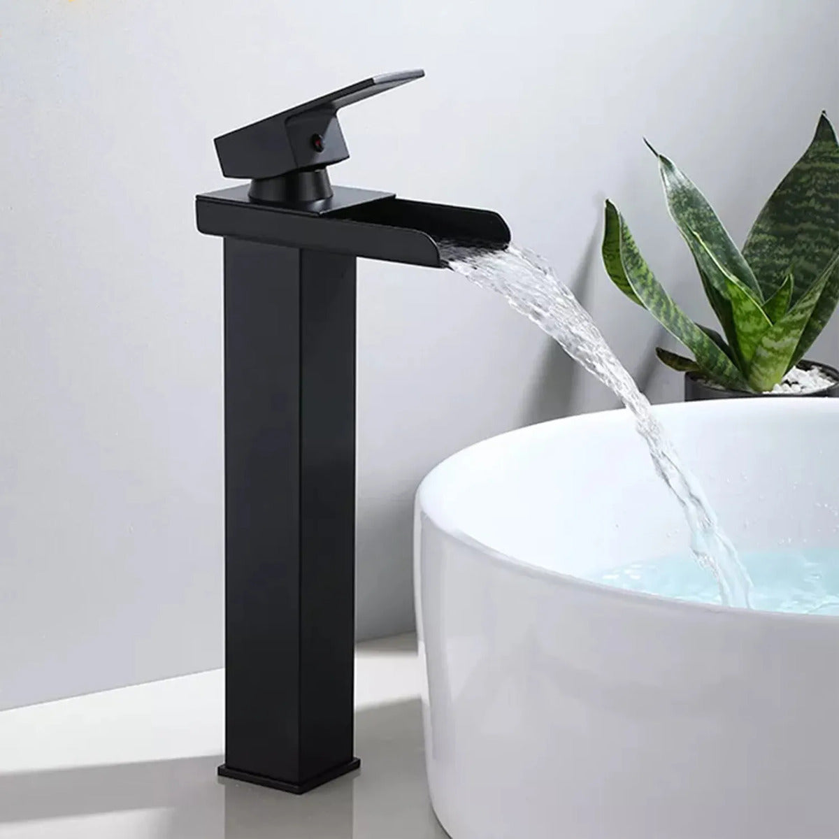 Grifería Monocontrol Alta Cascada Negra Mate Para Lavamanos