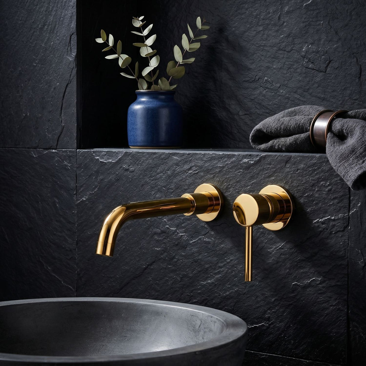 Grifería Lavamanos de Pared Oro Vintage | Monocontrol Elegante para Baño Moderno
