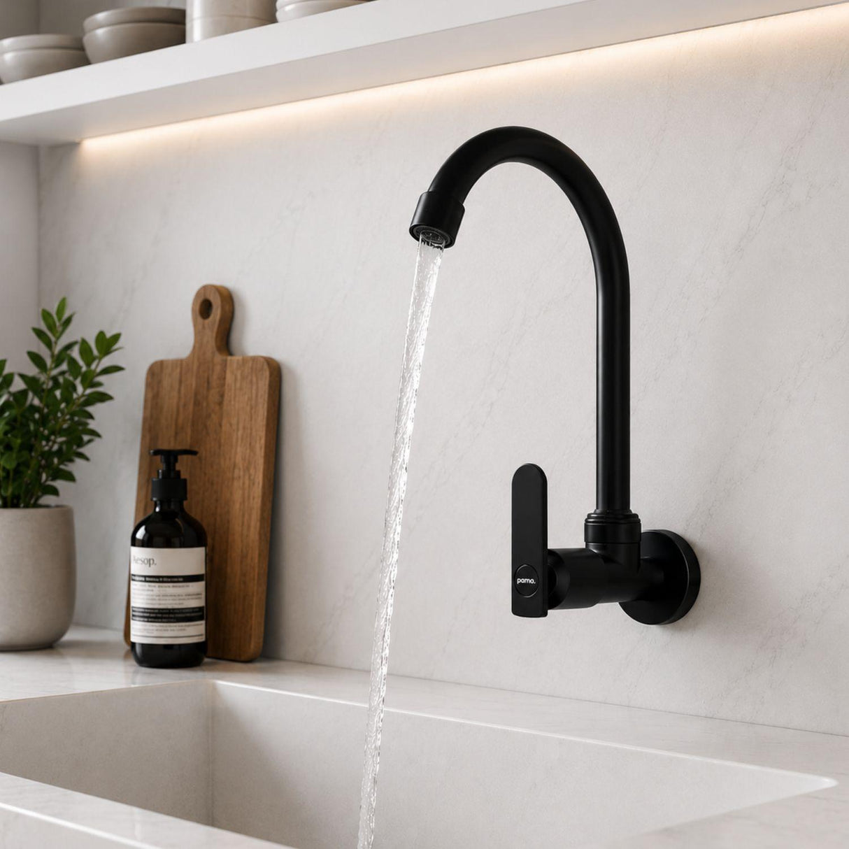 Grifería De Pared Para Lavaplatos Negra Mate 360° | Llave Agua Fría Metálica Para Cocina y Lavadero