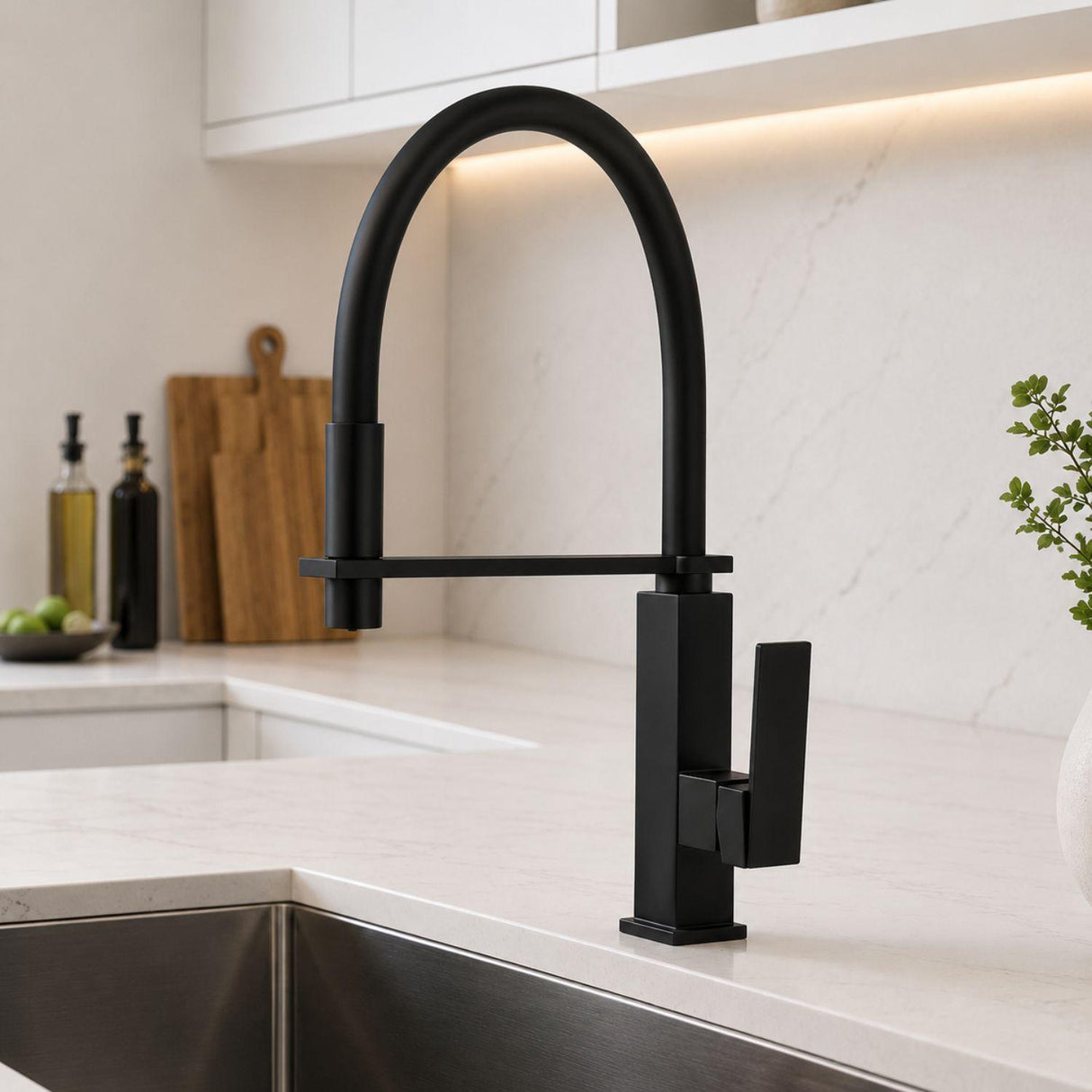 Grifería Lavaplatos Monocontrol Negra Mate Flexible | Cuello en Teflón y Cuerpo Metálico Premium Elegant Negro