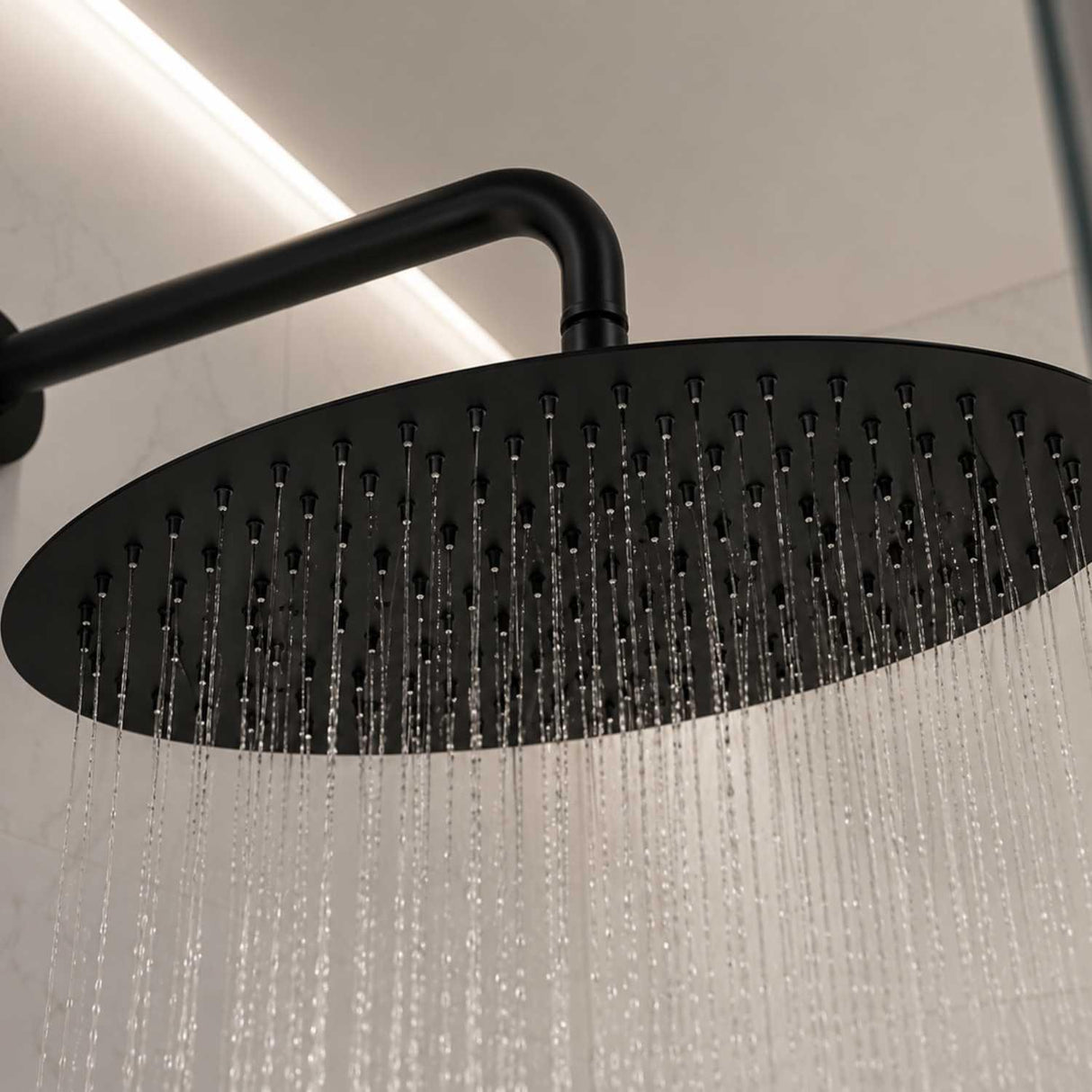Regadera Redonda Negra 20 cm Acero Inoxidable con Tubo 35 cm y Escudo | Ducha Tipo Lluvia Moderna Premium para Baño