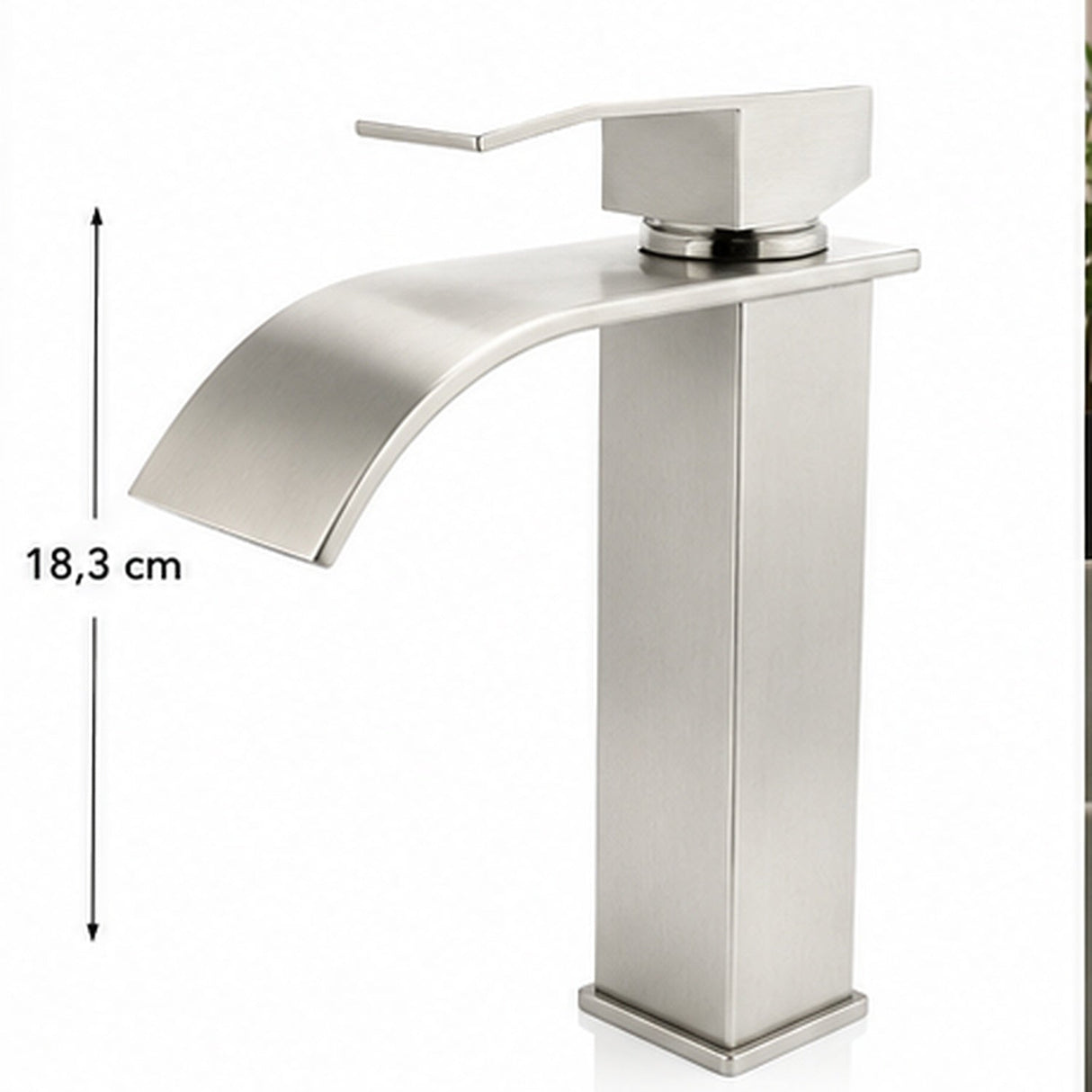 Grifería monocontrol cascada satinada SKU 210S altura 18,3 cm