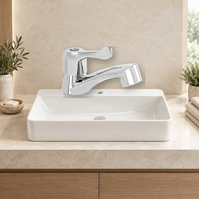 AG-S1051: producto exacto instalado en baño claro