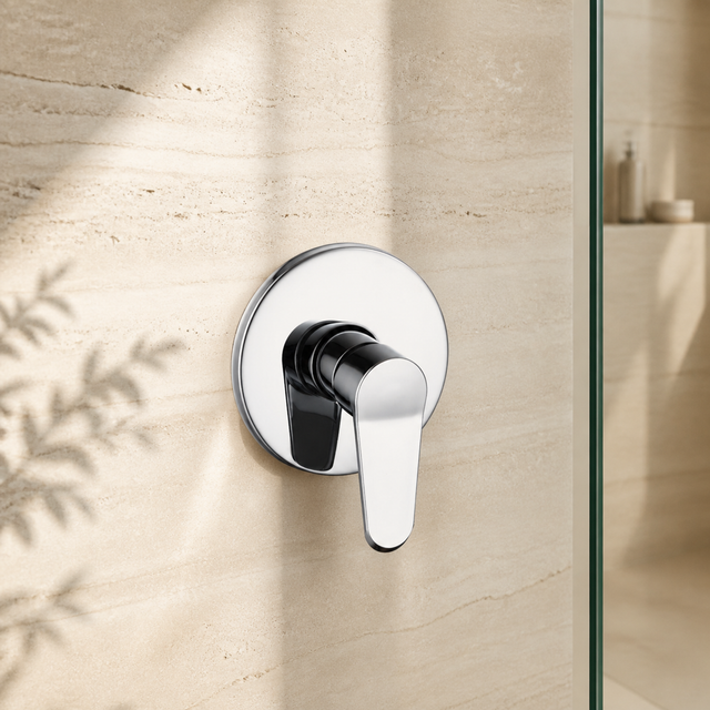 Monomando para Ducha Empotrado Paris Cromado instalado en un ambiente moderno y bien iluminado