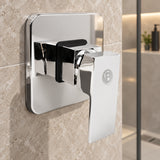 Registro monocontrol para ducha con escudo cuadrado en acero inoxidable en acercamiento instalado