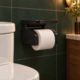Vista cercana de portarrollos de baño con ventosa instalado con escala realista