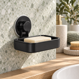 Vista cercana de jabonera de baño con ventosa instalado con escala realista