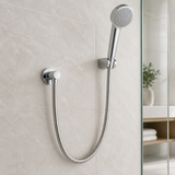 Manguera flexible de ducha Swertt de 1,6 metros instalada en baño contemporáneo