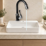 FA24103: producto instalado sobre lavamanos con agua saliendo