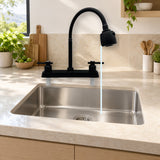 FA25035: producto instalado sobre lavaplatos con agua saliendo