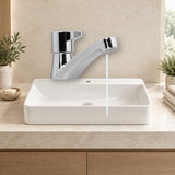 YW607: producto instalado sobre lavamanos con agua saliendo