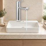 YW616: producto instalado sobre lavamanos con agua saliendo
