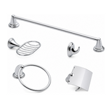 Set completo de cinco accesorios de baño sobre fondo blanco