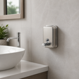 Dispensador de Jabón Líquido de Pared de 500 ml instalado en un ambiente moderno y bien iluminado