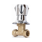 Llave de Paso para Ducha Cromada de 1/2 Pulgada completo sobre fondo blanco profesional