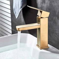Grifería Lavamanos Baja Monocontrol Cuadrada Oro Cepillado 17 cm Alto x 10 cm Alcance Diseño Moderno Premium