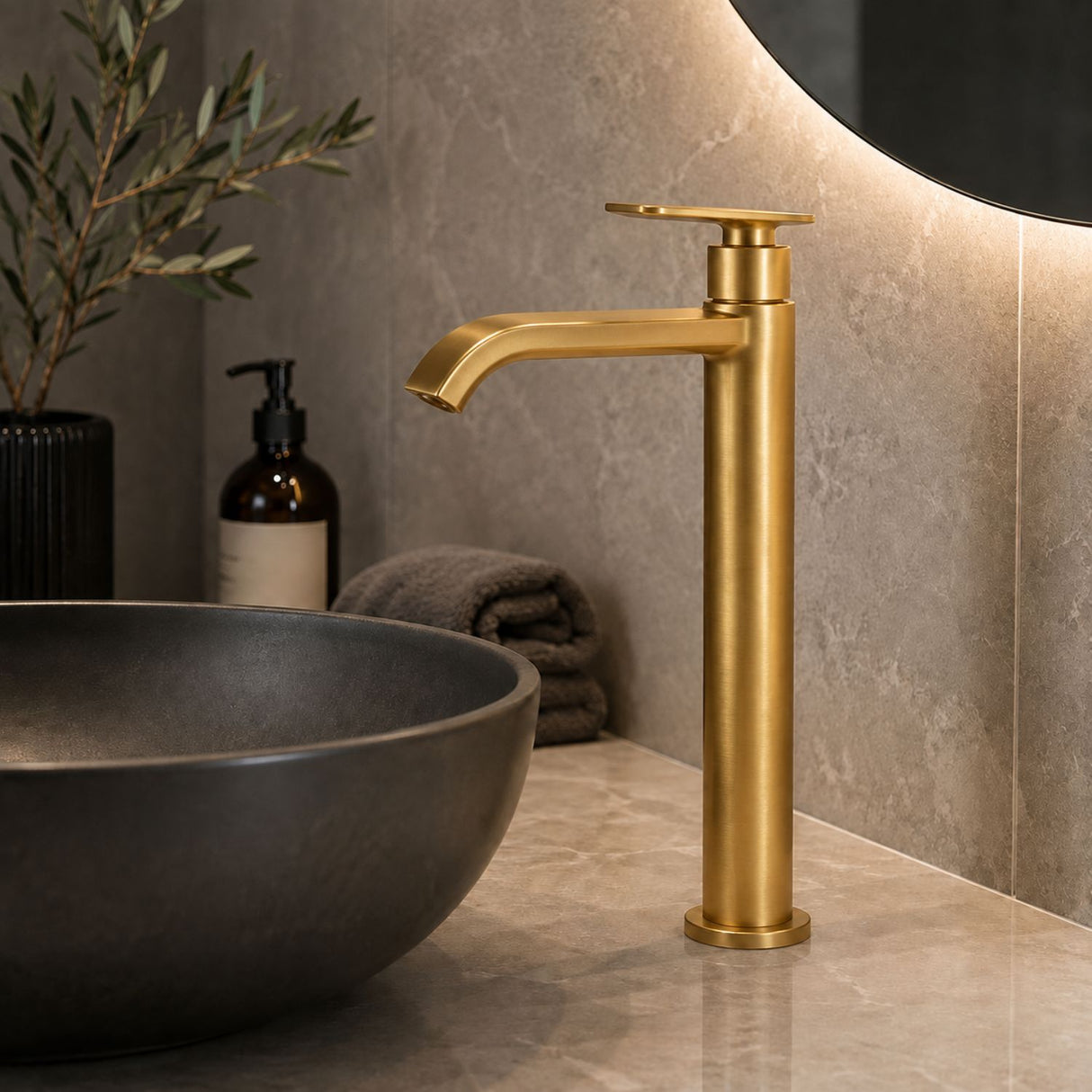 Llave Alta para Lavamanos Cascada 30,5 cm Agua Fría Oro Cepillado
