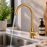 Grifería Lavaplatos Cuello Cisne Oro Cepillado Monocontrol 32 cm Alta para Cocina
