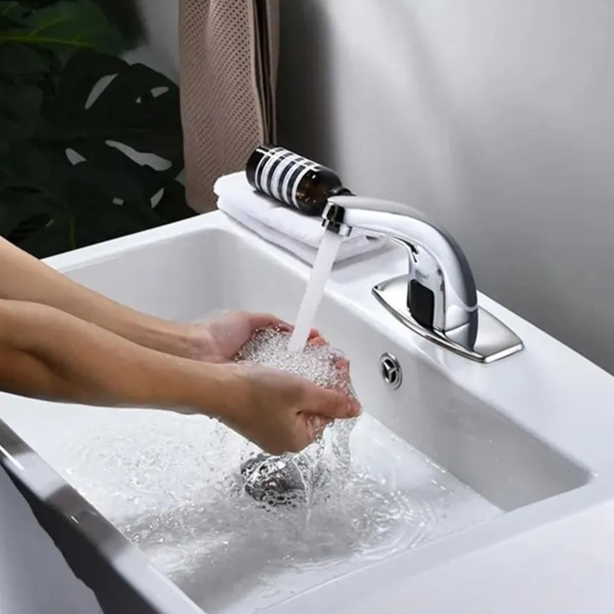Grifería con Sensor Automático para Lavamanos Híbrida 110V | Sin Contacto, Ahorra Agua