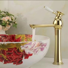 Grifería Monocontrol Lavamanos Alto Oro con Manija en Porcelana | Diseño Vintage Elegante