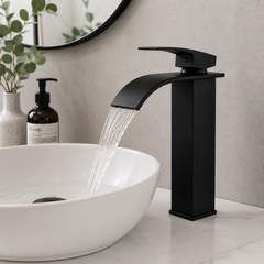 Grifería Monocontrol Baja para Lavamanos Tipo Cascada Negro Mate