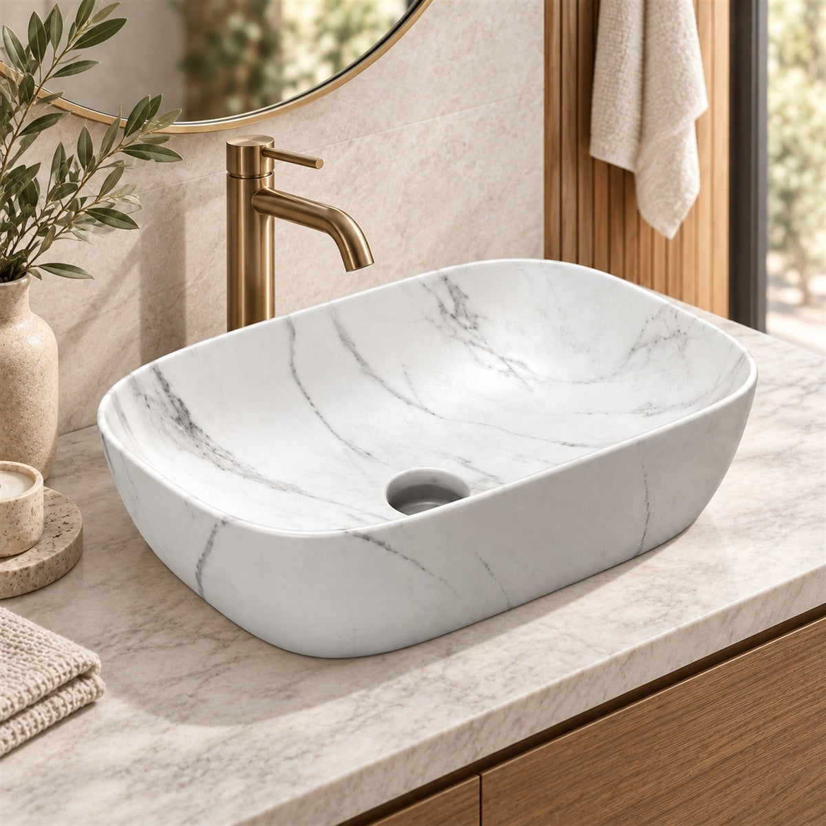 Lavamanos Rectangular Carrara 45,5 X 32,5 X 13,5 Cm en ambiente de baño, vista cercana