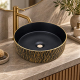 Lavamanos Mediterráneo Negro Con Textura Dorada 36 X 36 X 12 Cm en ambiente de baño, vista cercana