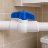 Válvula soldable instalada en tubería de agua