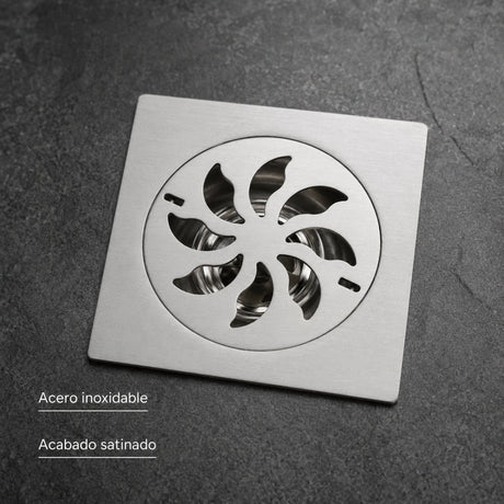 Detalle de rejilla en acero inoxidable con acabado satinado