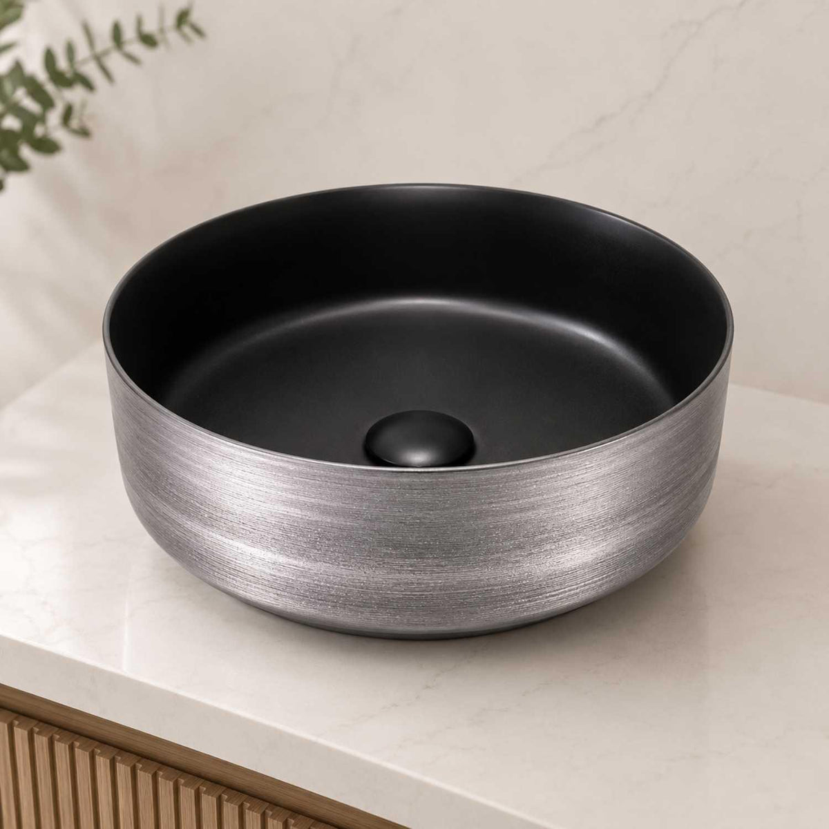 Kit Lavamanos Vessel Alpha Negro y Plateado 36x36 cm + Grifería Alta Negra Tokio + Sifón Push Integrado Premium | Combo Moderno para Baño