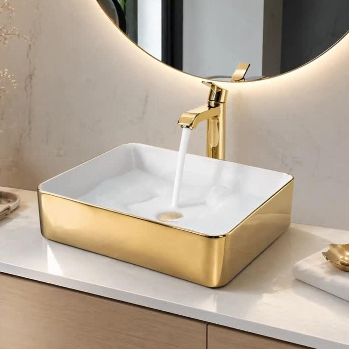 Lavamanos de Porcelana Vitrificada - Interior Blanco y Exterior Dorado