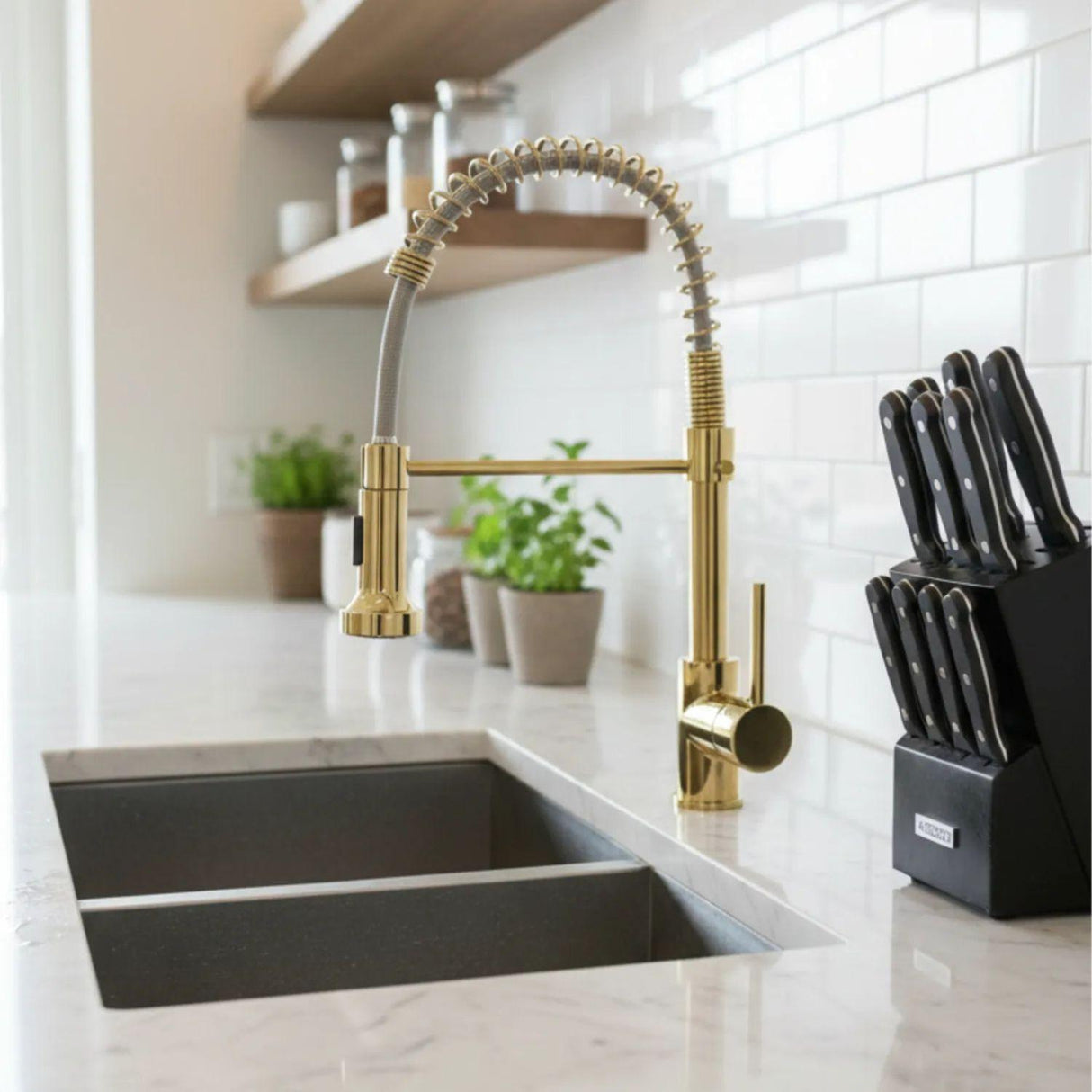 Grifería Monocontrol Lavaplatos Flexible Oro Tipo Chef Extraíble Premium