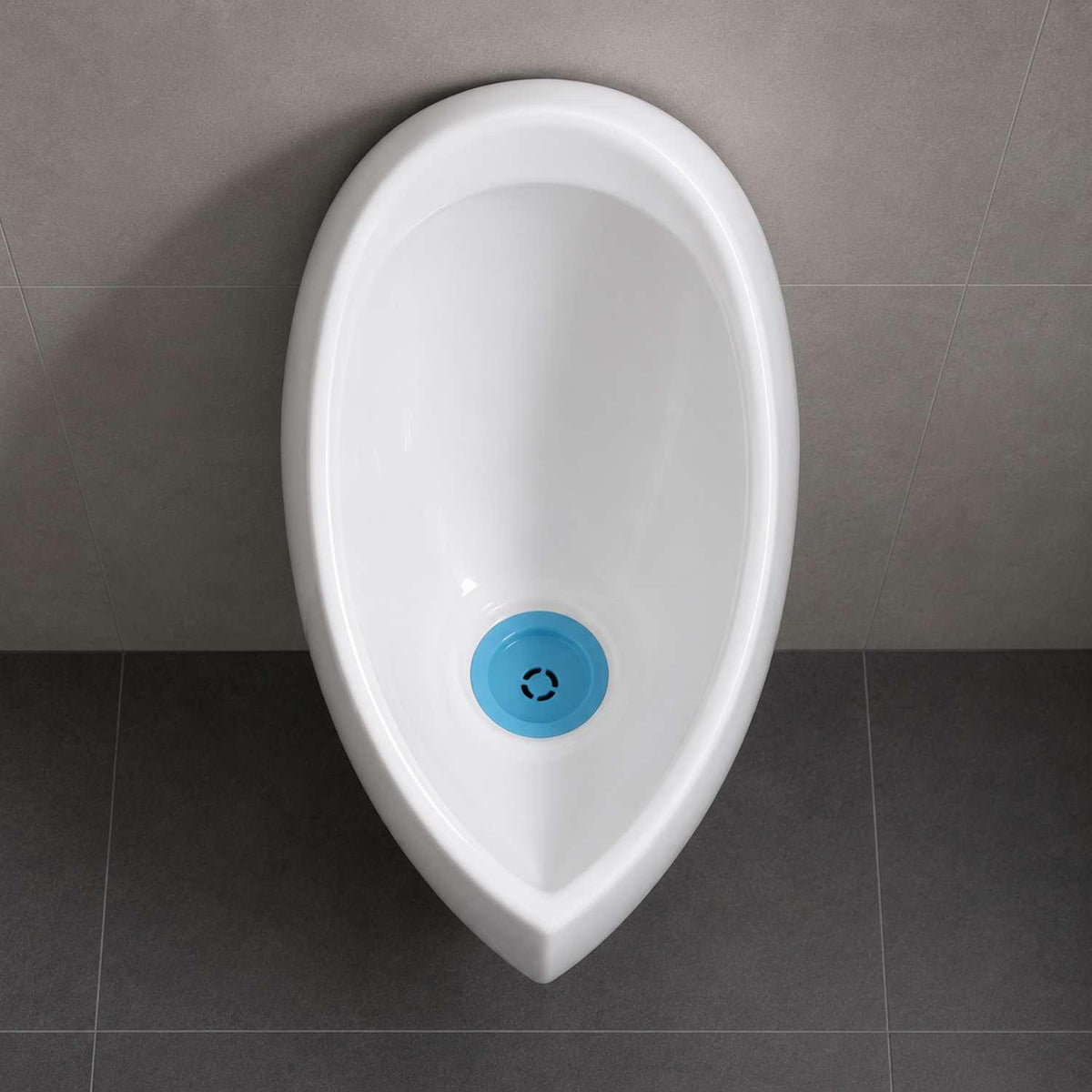 Orinal ecológico institucional sin agua bajo mantenimiento y libre de olores