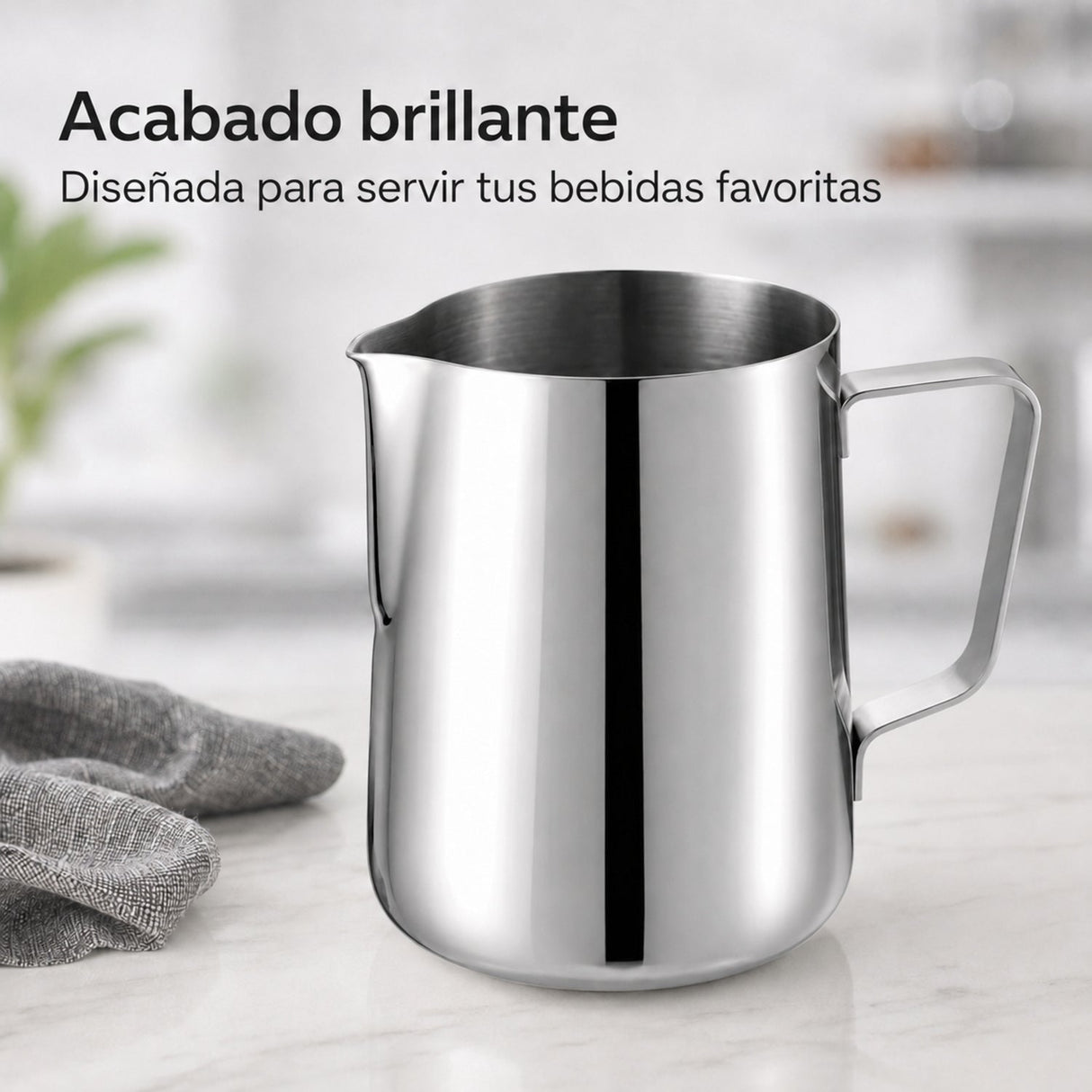Detalle de jarra en acero inoxidable con acabado brillante