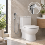Baño contemporáneo con ducha bidet cromada