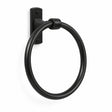 Toallero de aro para baño en aluminio negro sobre fondo blanco