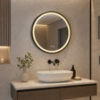 Espejo LED redondo de 60 cm instalado en baño moderno con marco de aluminio negro