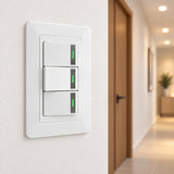 Interruptor Triple Blanco De Pared — vista del producto instalado