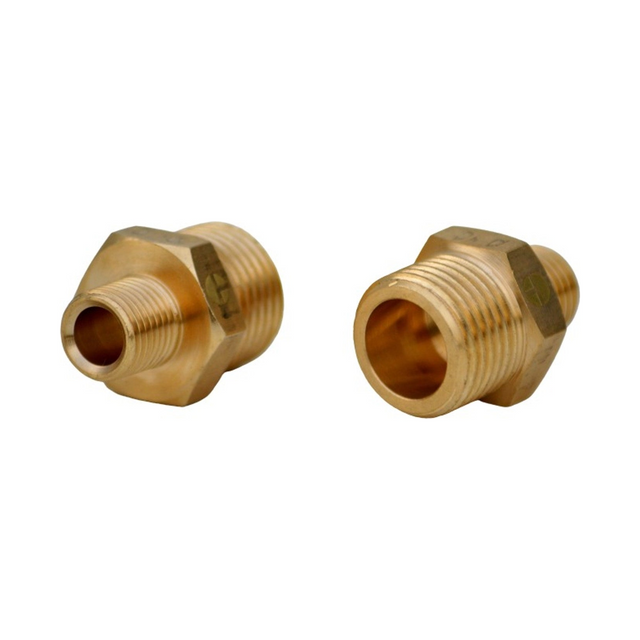 Conector de Latón con Tuerca de 1/2" x 1/4" - Producto exacto completo sobre fondo blanco, centrado y sin recortes