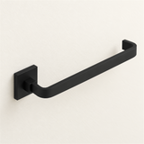 Toallero Corto De Base Cuadrada Negro En Bronce - Vista cercana del producto