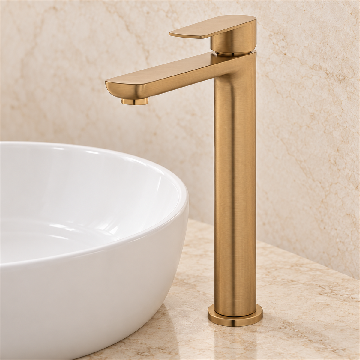 Llave Alta De Agua Fría Para Lavamanos Sleek Dorado Cepillado - Vista cercana del producto